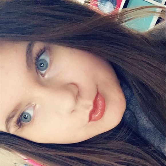 Meet your Posher, Joanna - Picture 1 of 1